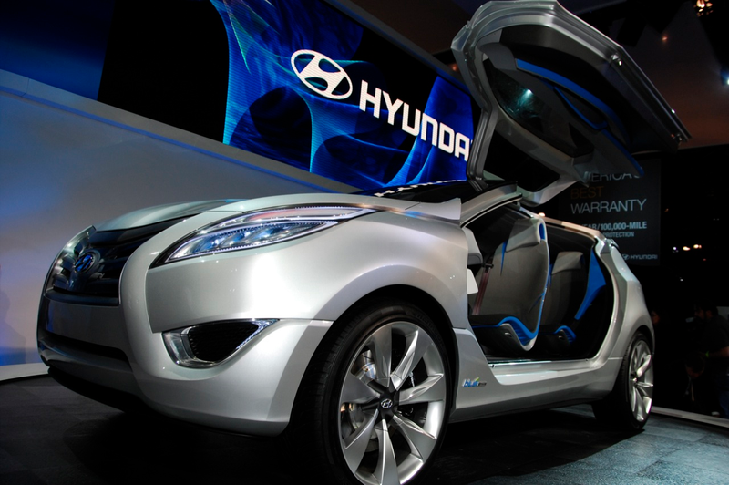 Illustration for article titled Hyundai Nuvis Concept: Hybrid Blue Drive Gives It Wings